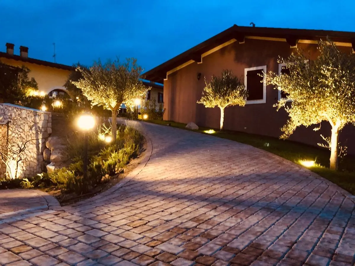 Bertoletta Village Apartments بسكييرا ديل غاردا