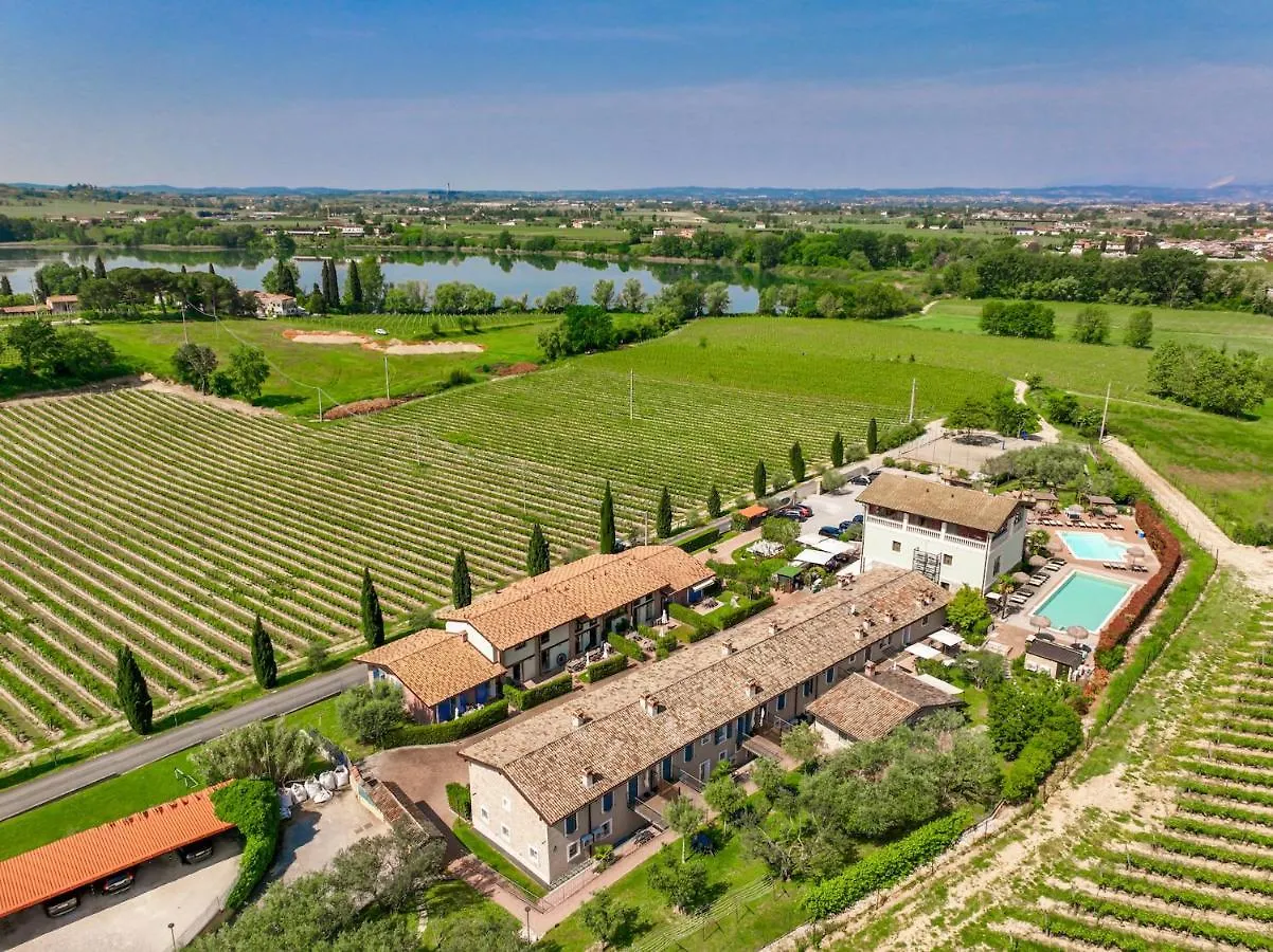 Bertoletta Village Apartments Peschiera del Garda 0*,  Italia